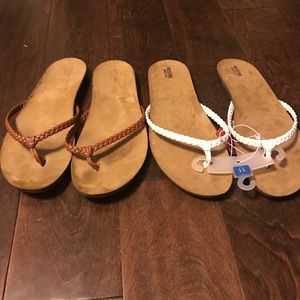 Mossimo flip flops